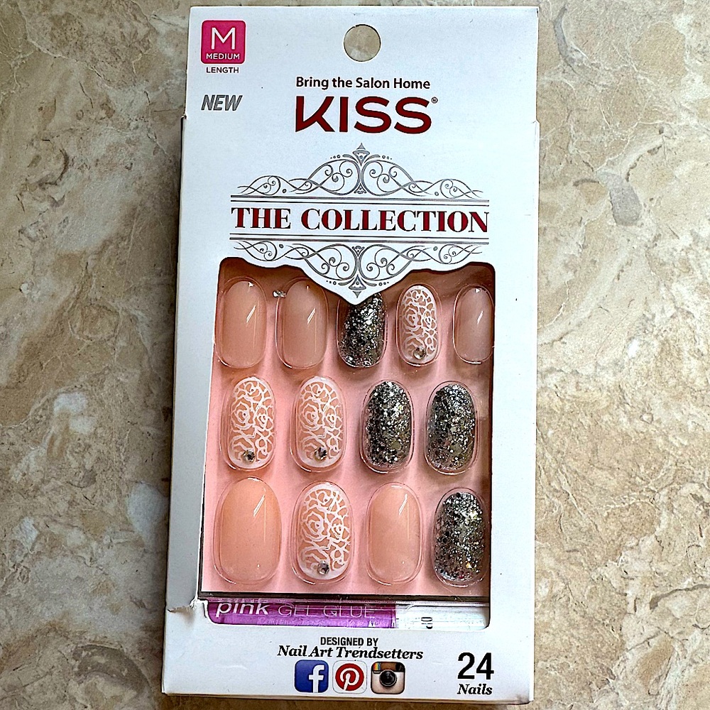 KISS NAILS Nude Pink Silver Glitter White Floral Rhinestone Medium Length NEW